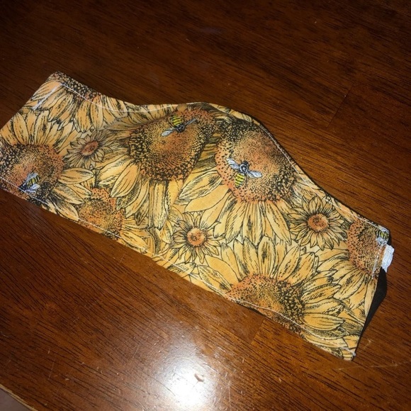 Sunflower handmade face mask behind head elastic - Picture 13 of 16